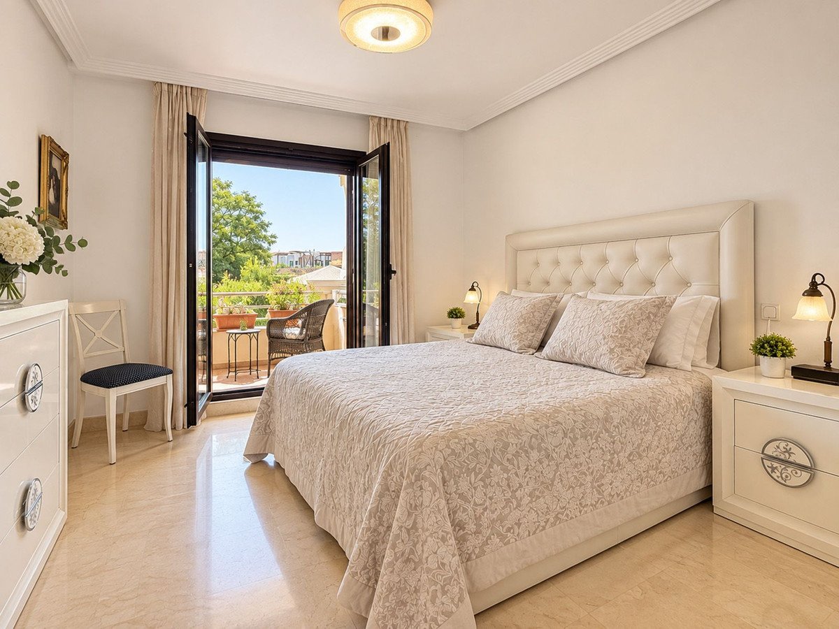 2 Bed Middle Floor Apartment in Los Arqueros
