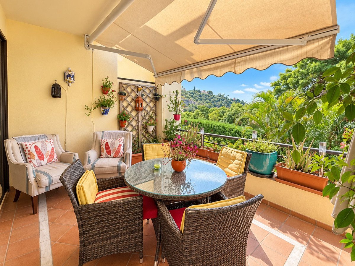 2 Bed Middle Floor Apartment in Los Arqueros