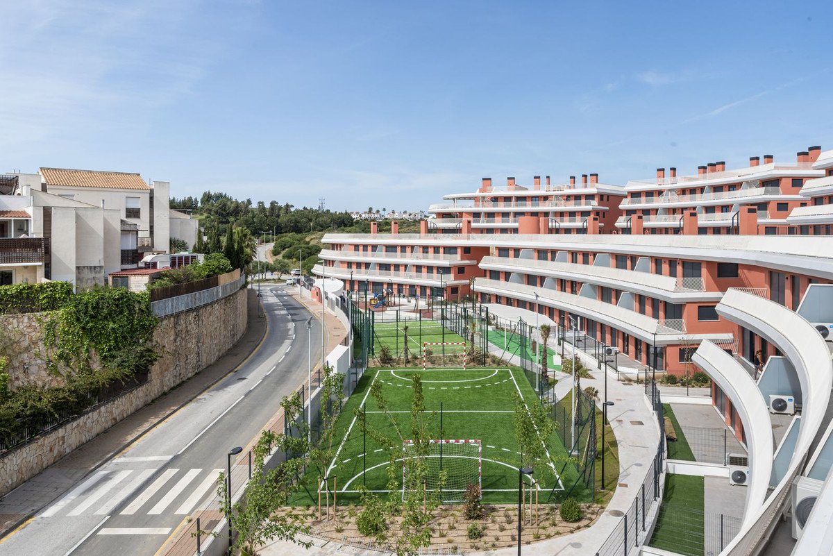 2 Bed Middle Floor Apartment in Mijas