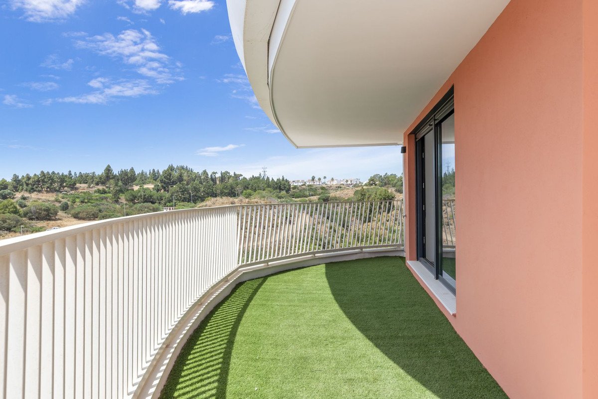 2 Bed Middle Floor Apartment in Mijas