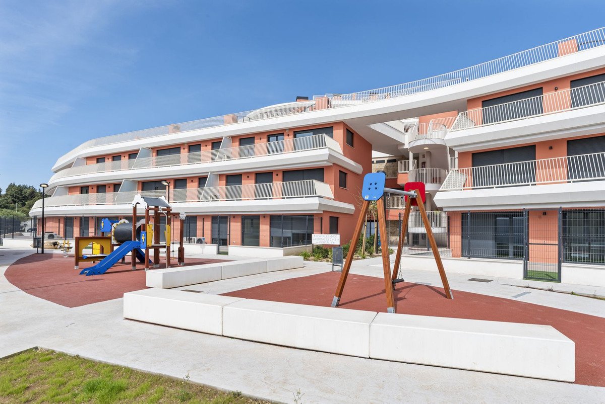 2 Bed Middle Floor Apartment in Mijas