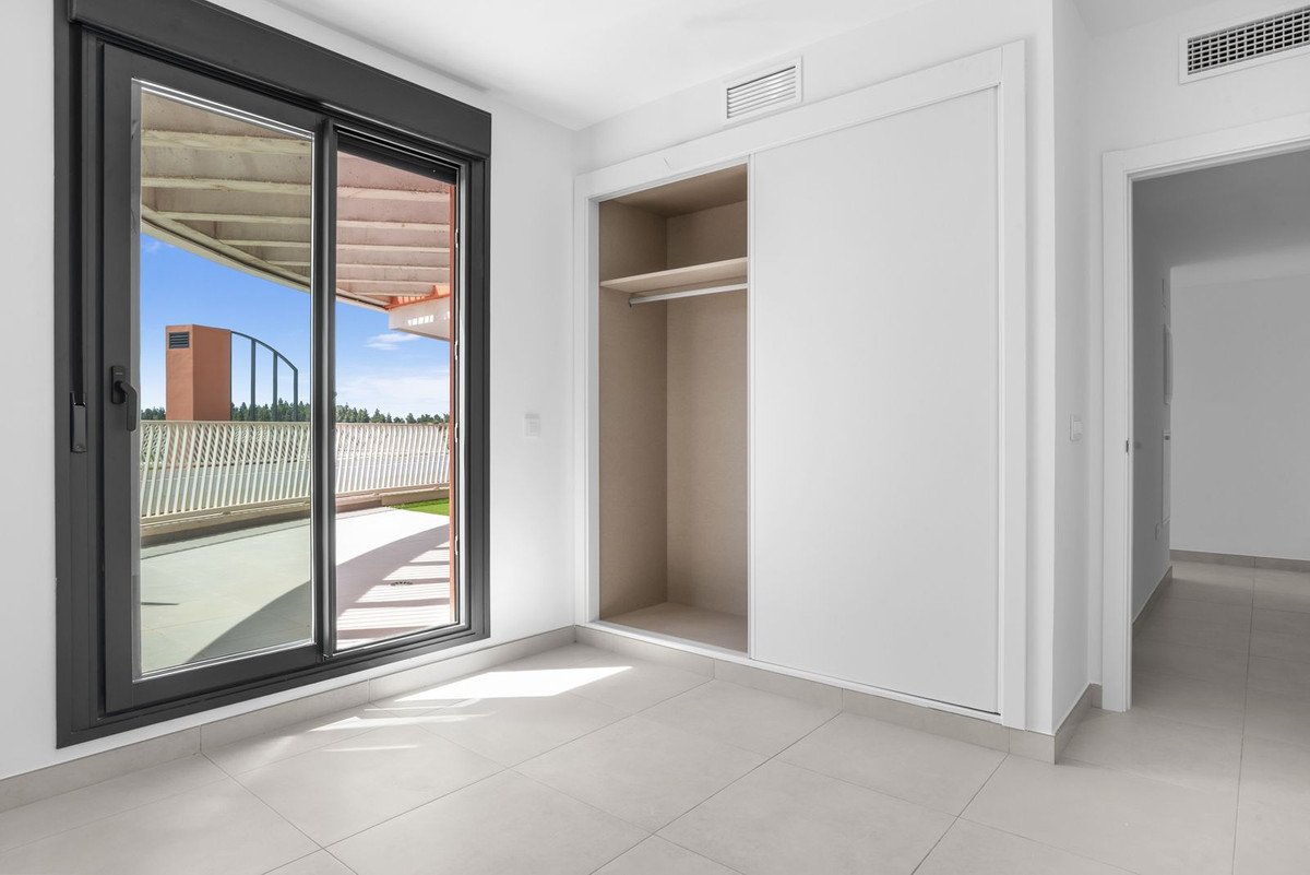 2 Bed Middle Floor Apartment in Mijas