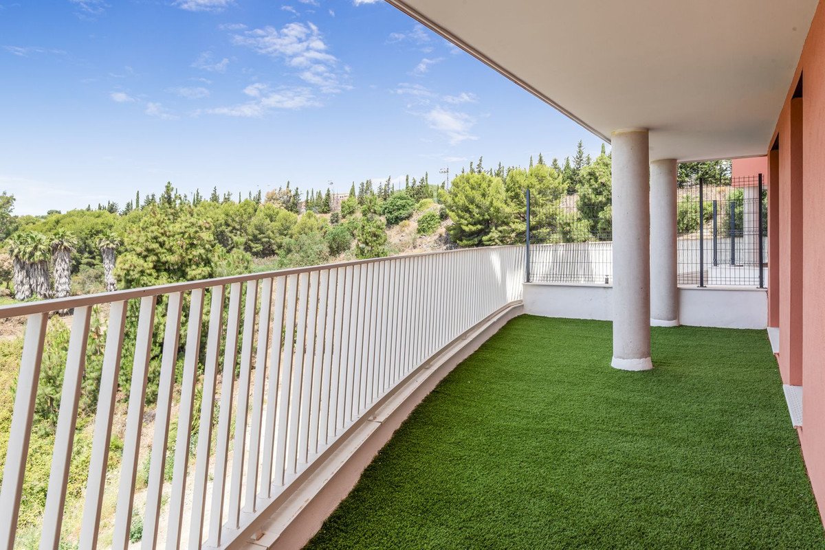 2 Bed Middle Floor Apartment in Mijas
