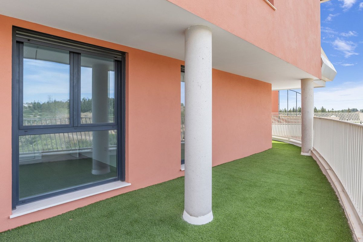 2 Bed Middle Floor Apartment in Mijas