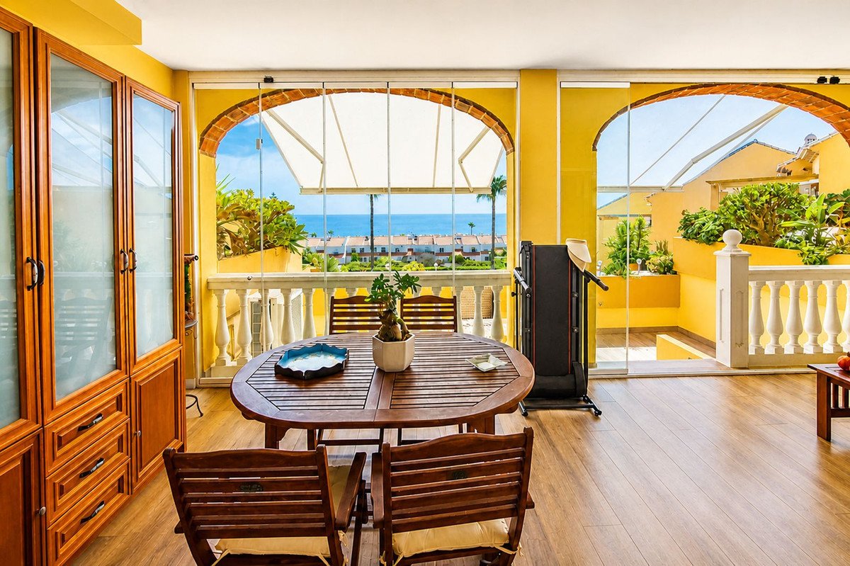 3 Bed Ground Floor Apartment in La Duquesa
