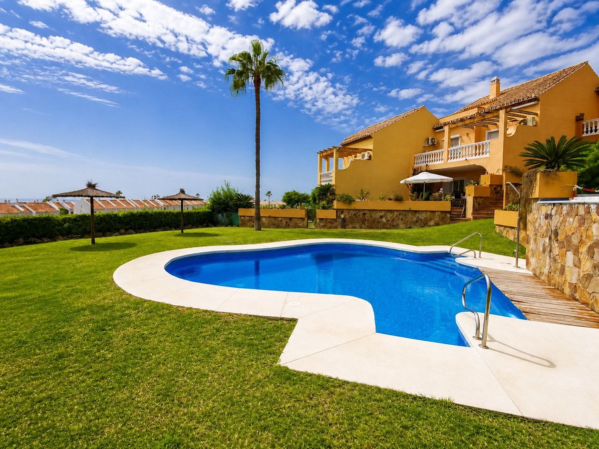 3 Bed Ground Floor Apartment in La Duquesa