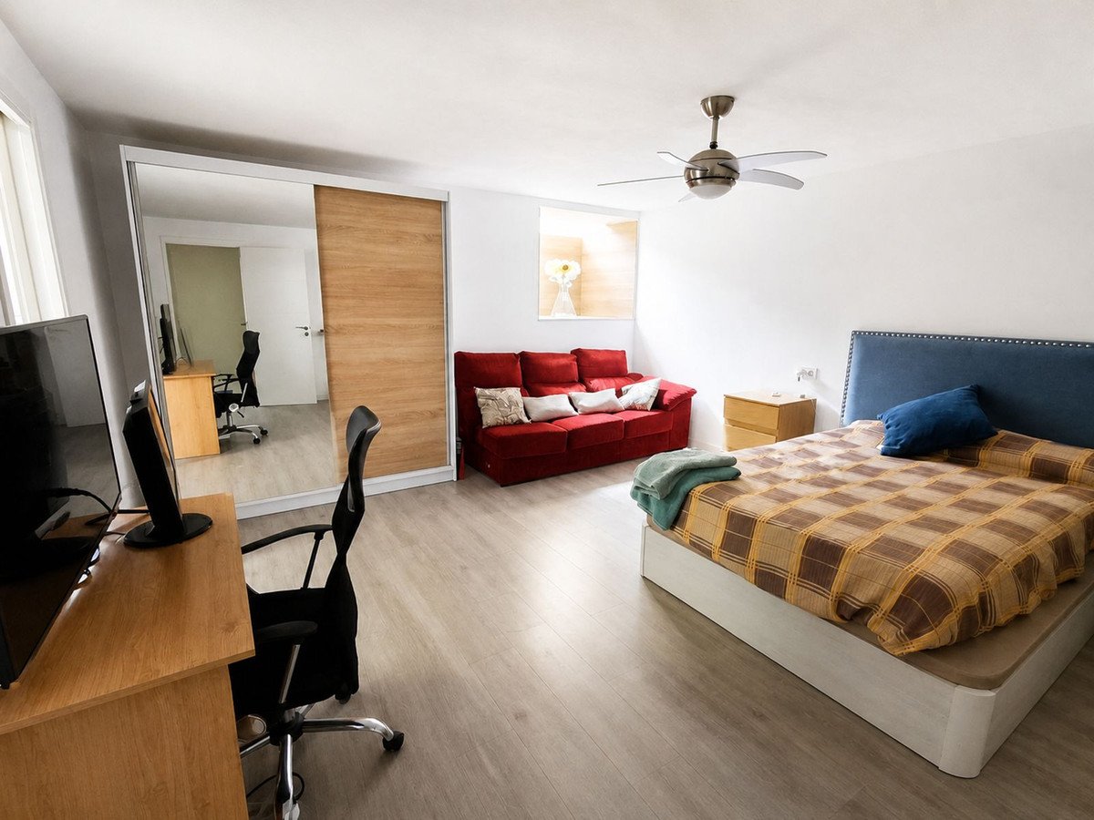 3 Bed Ground Floor Apartment in La Duquesa