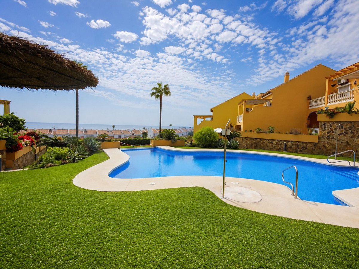 3 Bed Ground Floor Apartment in La Duquesa
