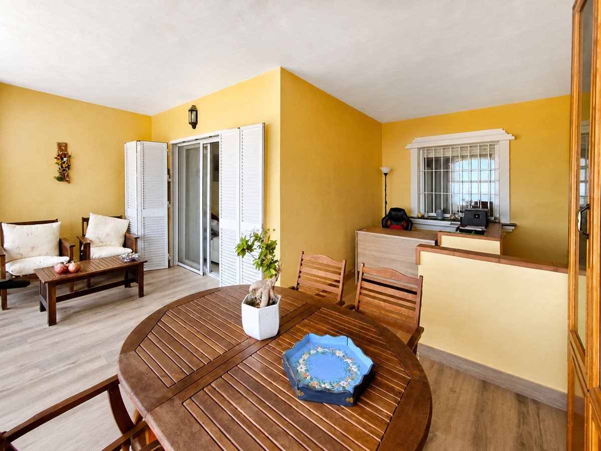 3 Bed Ground Floor Apartment in La Duquesa