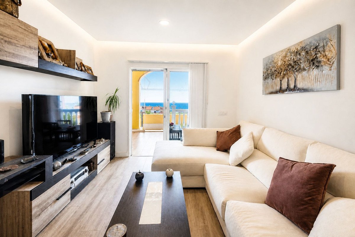 3 Bed Ground Floor Apartment in La Duquesa