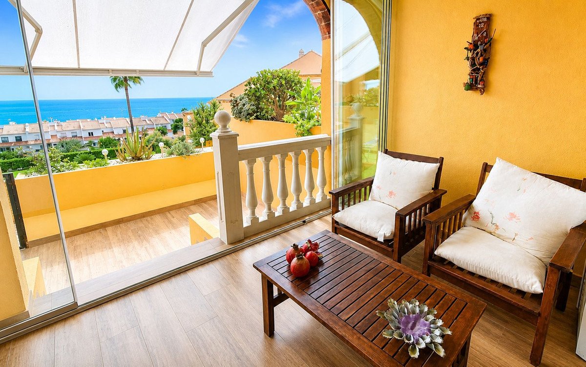 3 Bed Ground Floor Apartment in La Duquesa
