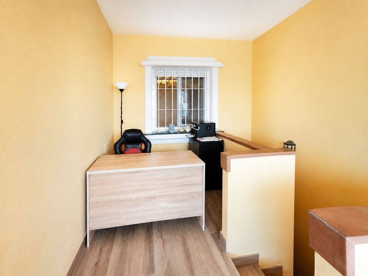 3 Bed Ground Floor Apartment in La Duquesa
