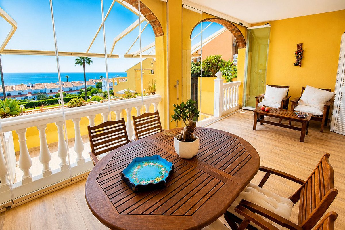 3 Bed Ground Floor Apartment in La Duquesa