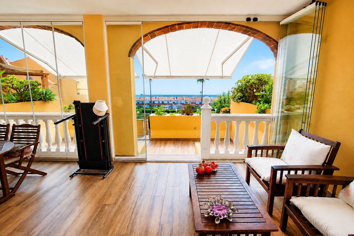 3 Bed Ground Floor Apartment in La Duquesa