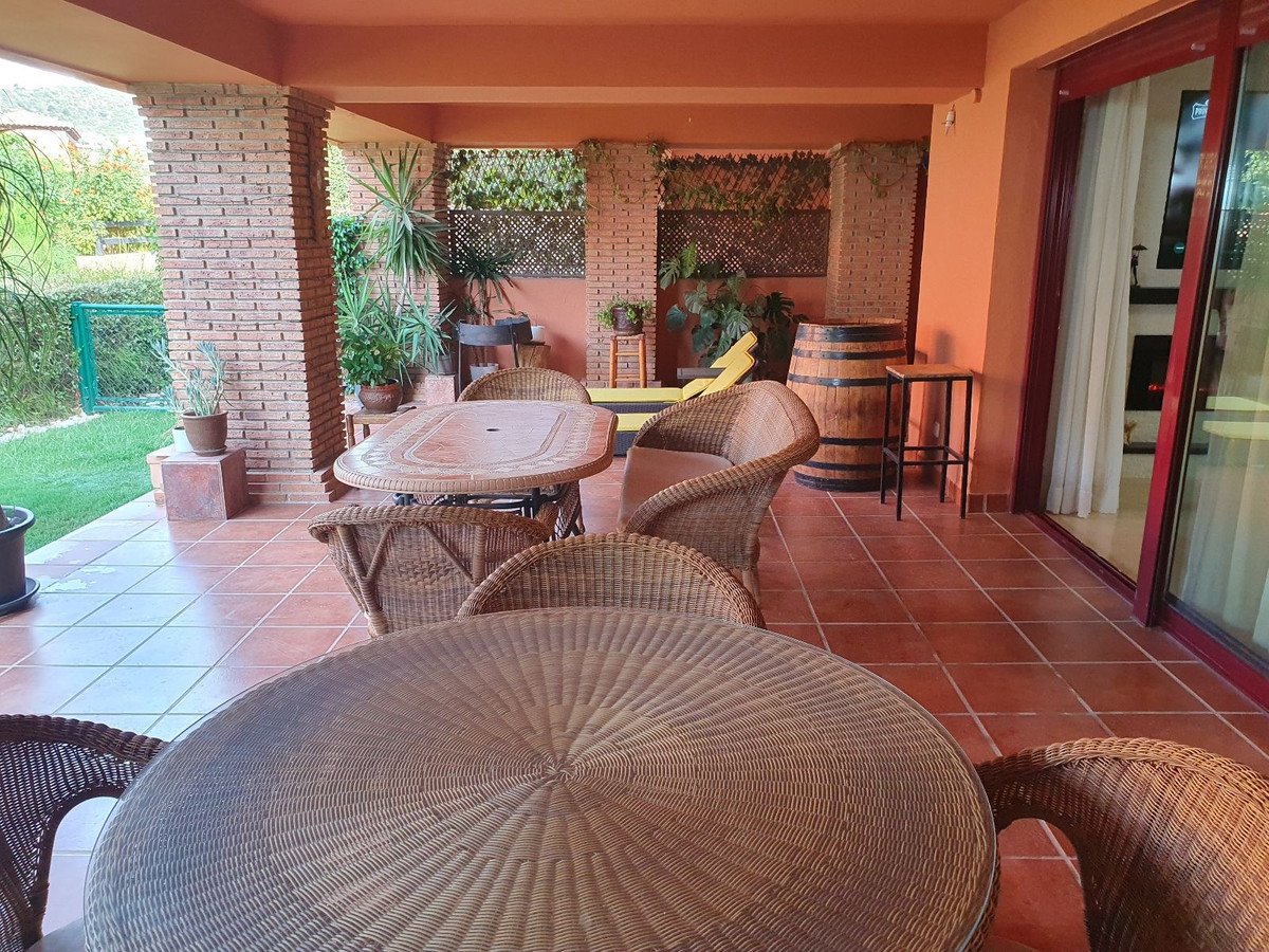 2 Bed Ground Floor Apartment in Casares