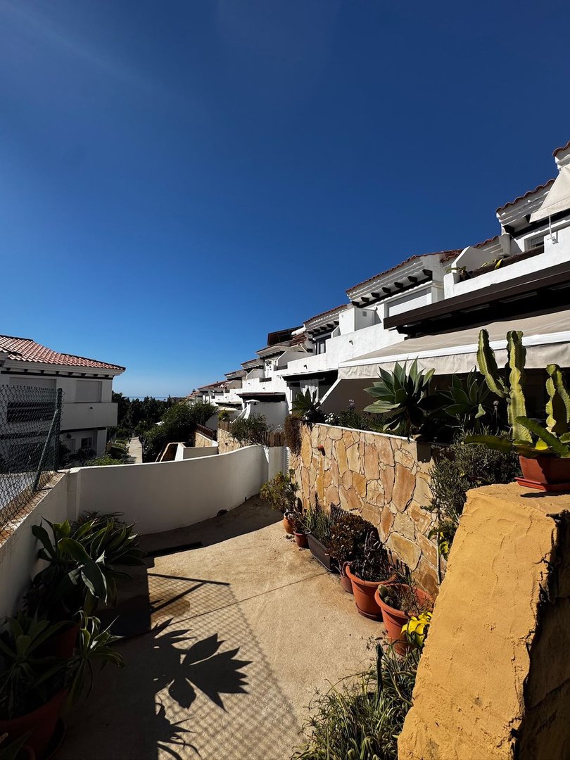 3 Bed Townhouse in El Chaparral