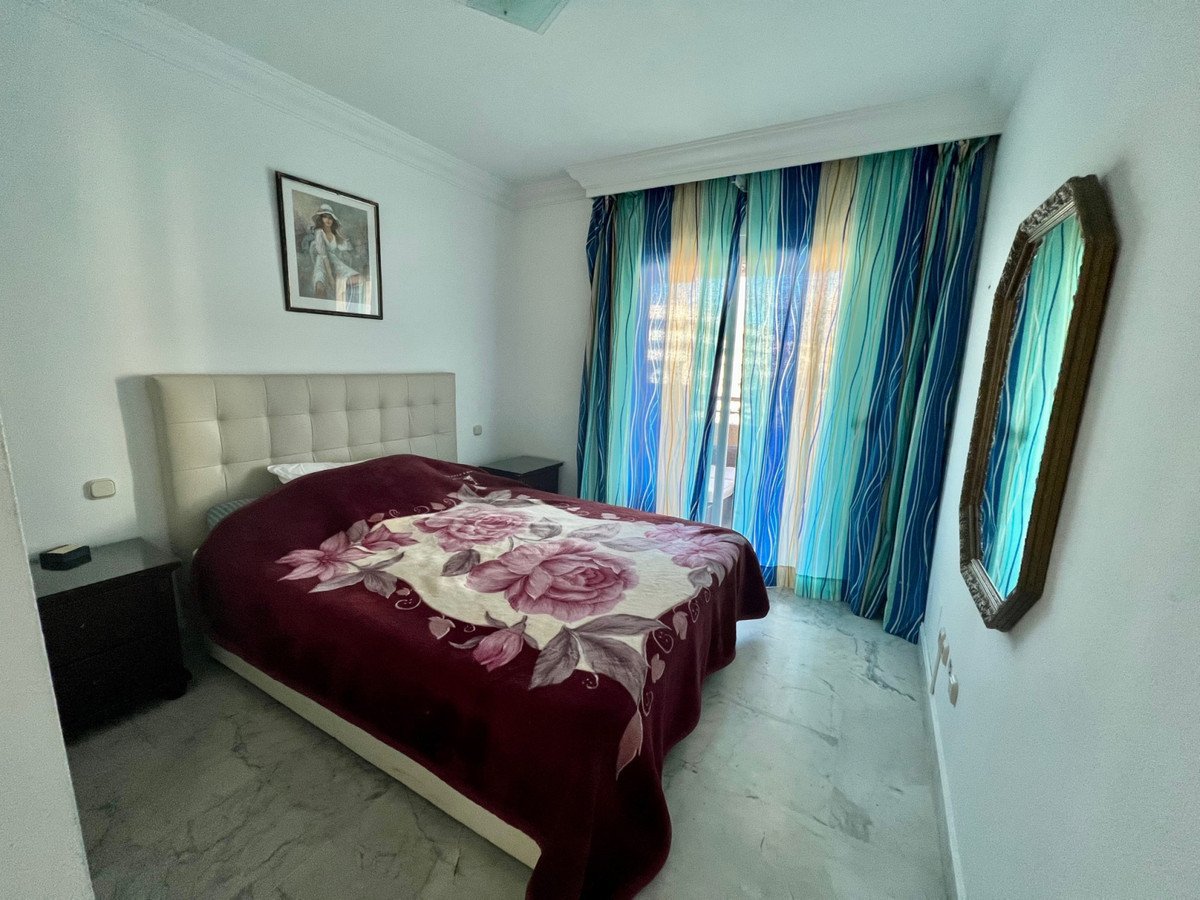 2 Bed Middle Floor Apartment in Puerto Banús