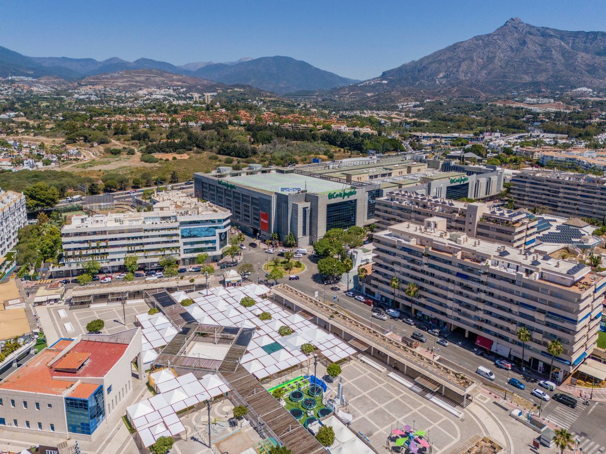 2 Bed Middle Floor Apartment in Puerto Banús