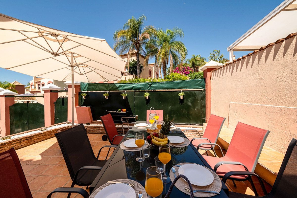 4 Bed Semi-Detached House in Marbella