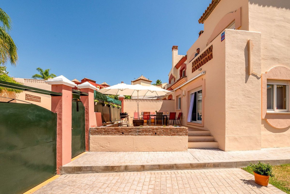 4 Bed Semi-Detached House in Marbella