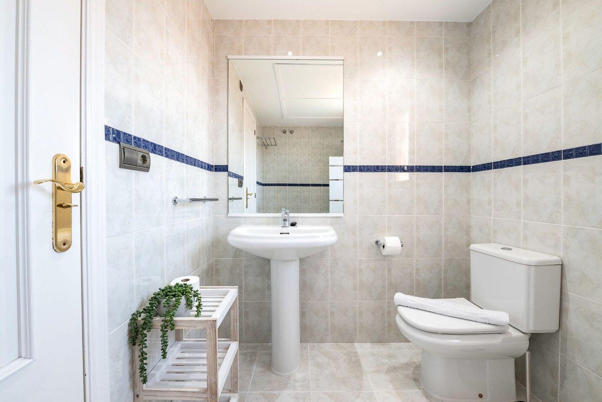 4 Bed Semi-Detached House in Marbella