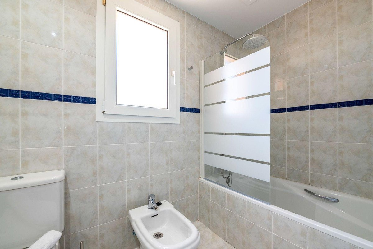 4 Bed Semi-Detached House in Marbella