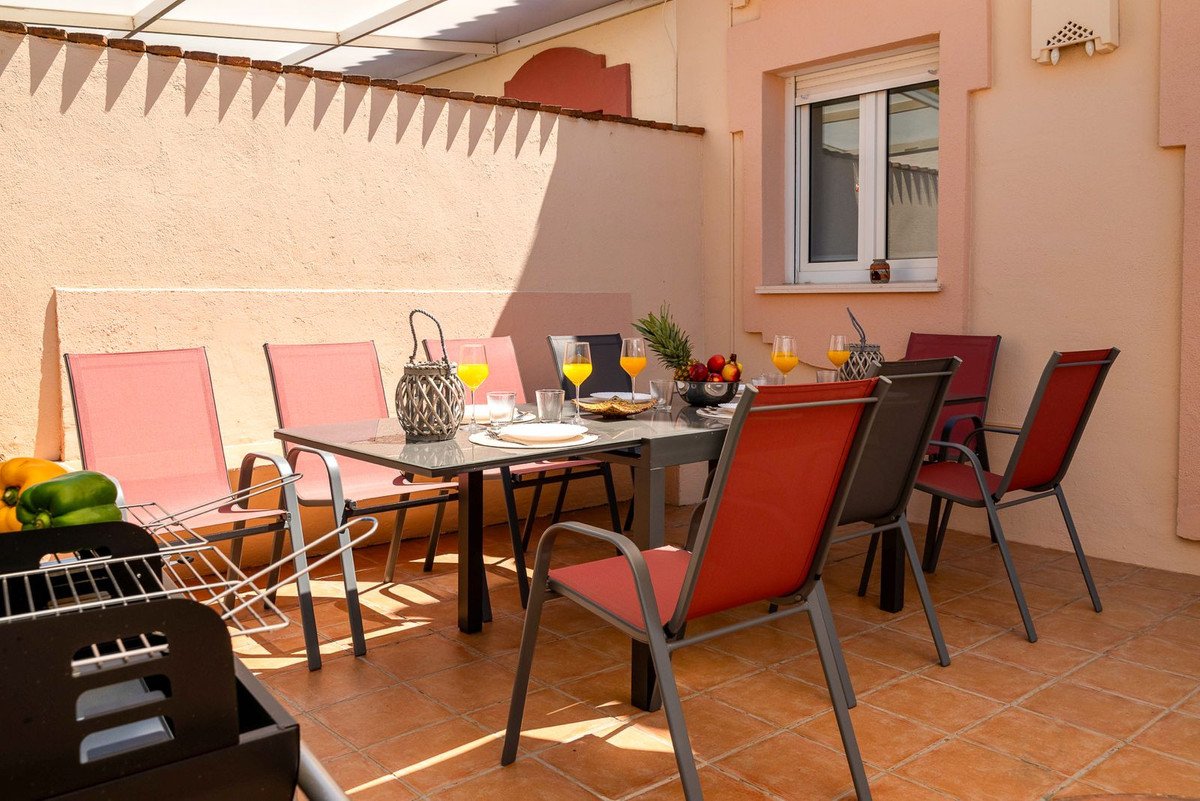 4 Bed Semi-Detached House in Marbella