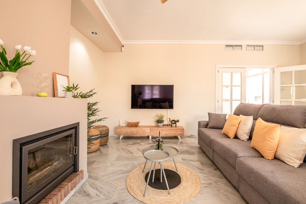 4 Bed Semi-Detached House in Marbella