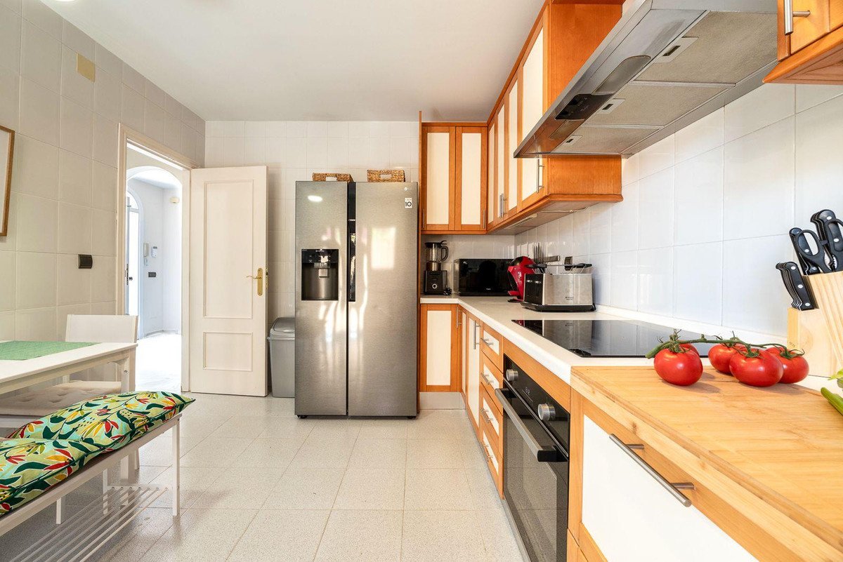 4 Bed Semi-Detached House in Marbella