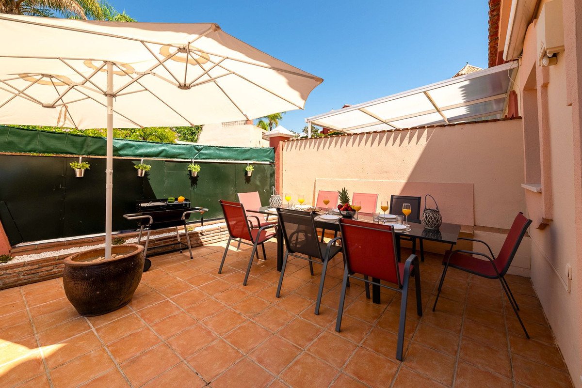 4 Bed Semi-Detached House in Marbella