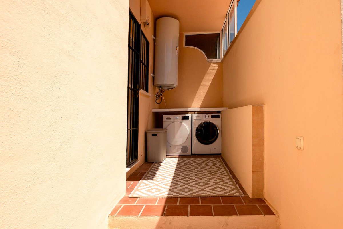 4 Bed Semi-Detached House in Marbella