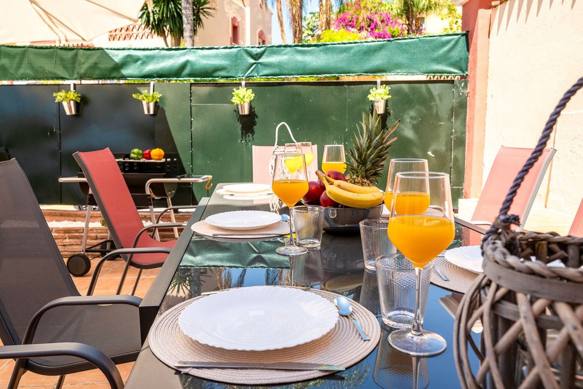 4 Bed Semi-Detached House in Marbella