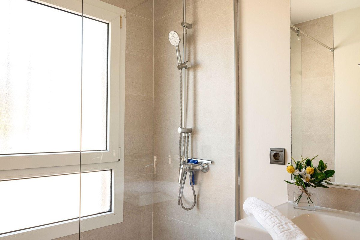 4 Bed Semi-Detached House in Marbella