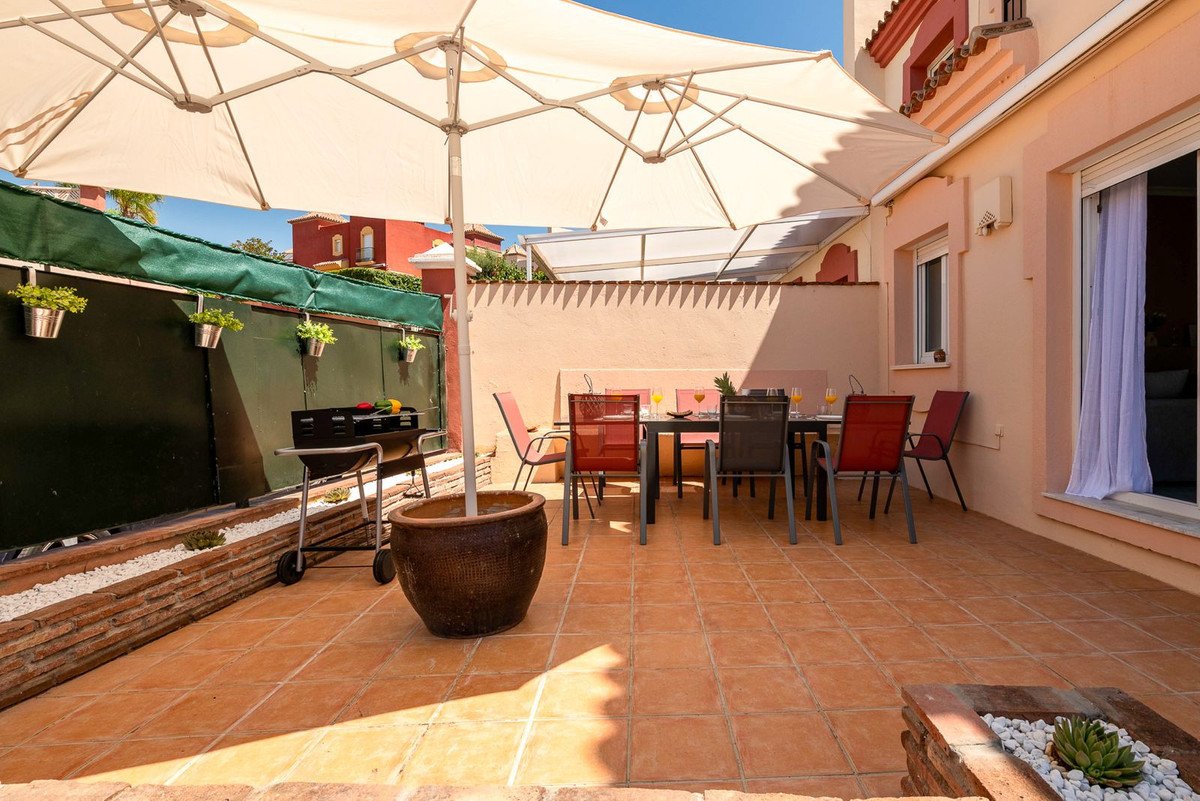 4 Bed Semi-Detached House in Marbella
