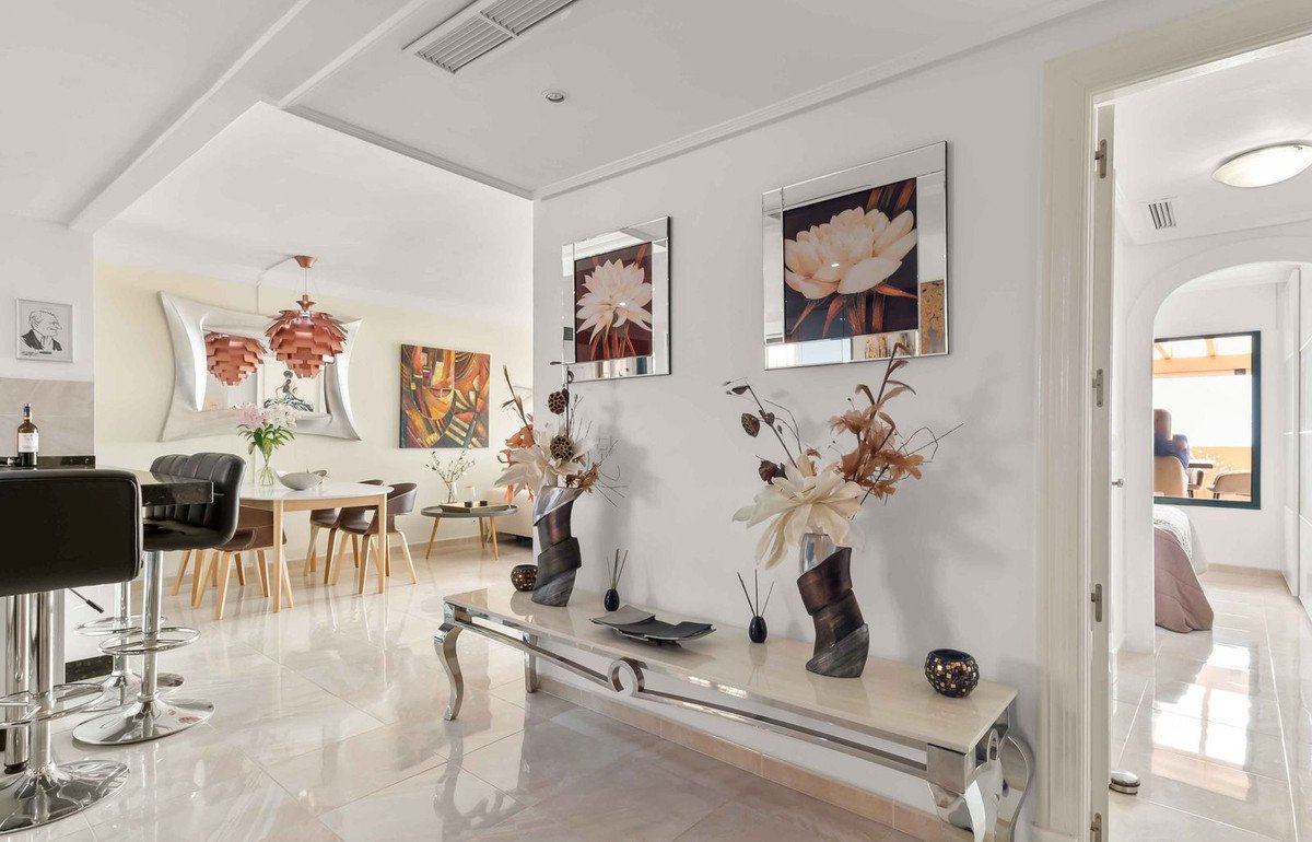 3 Bed Top Floor Apartment in Cabopino