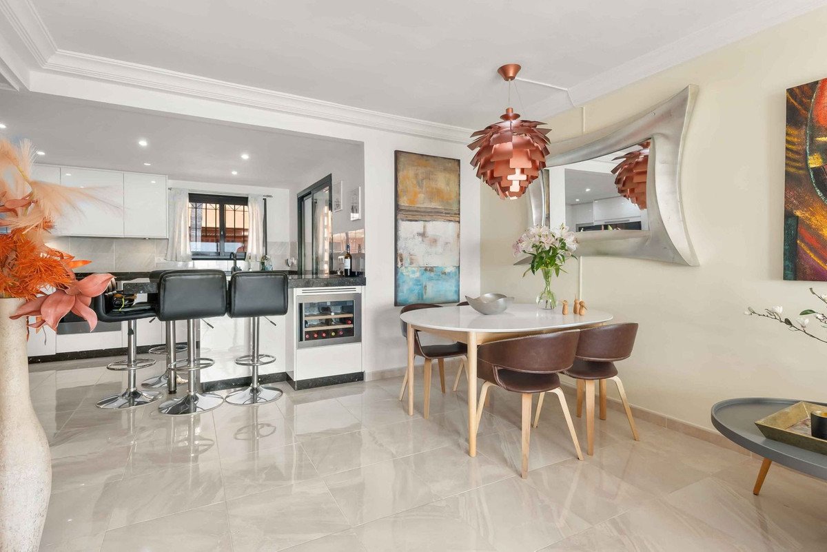 3 Bed Top Floor Apartment in Cabopino
