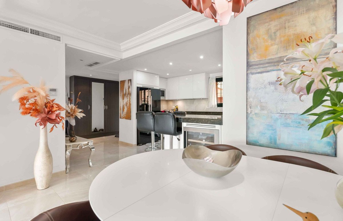 3 Bed Top Floor Apartment in Cabopino