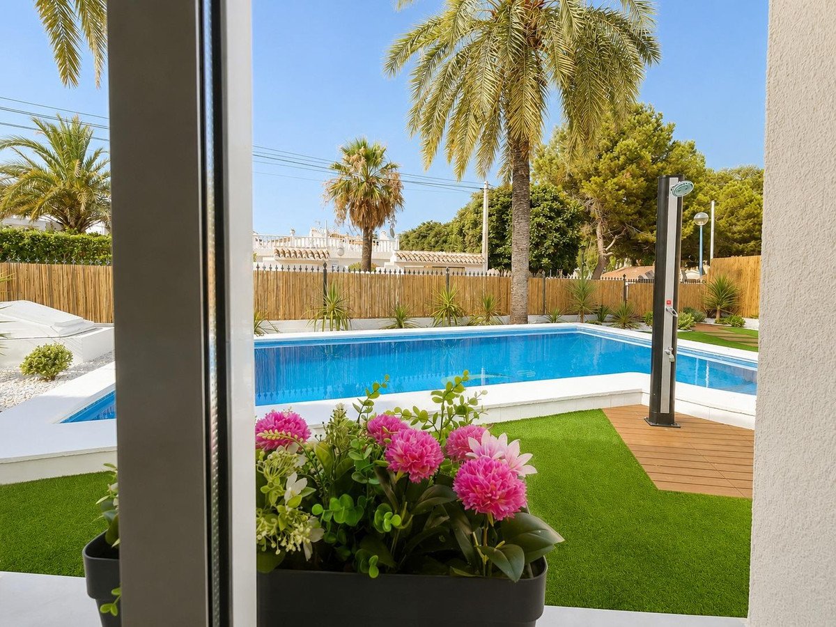 4 Bed Semi-Detached House in Punta Prima