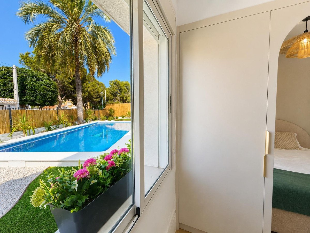 4 Bed Semi-Detached House in Punta Prima