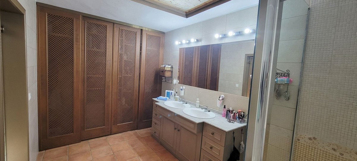 14 Bed Finca - Cortijo in Pizarra
