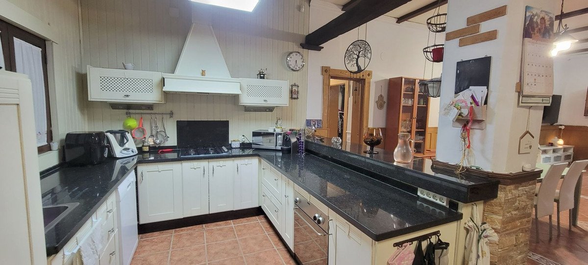 14 Bed Finca - Cortijo in Pizarra