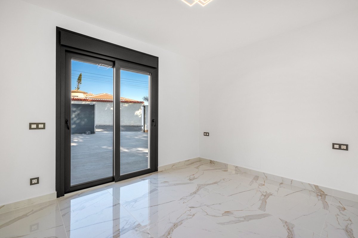 4 Bed Detached Villa in Rojales