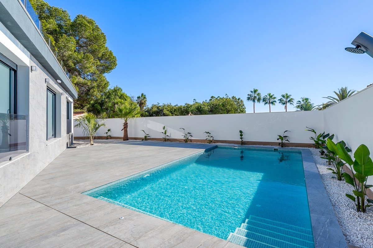 4 Bed Detached Villa in Rojales
