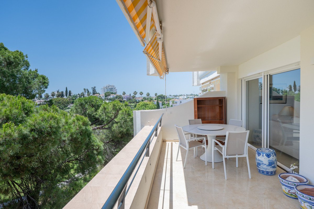 4 Bed Penthouse Duplex in Guadalmina Alta