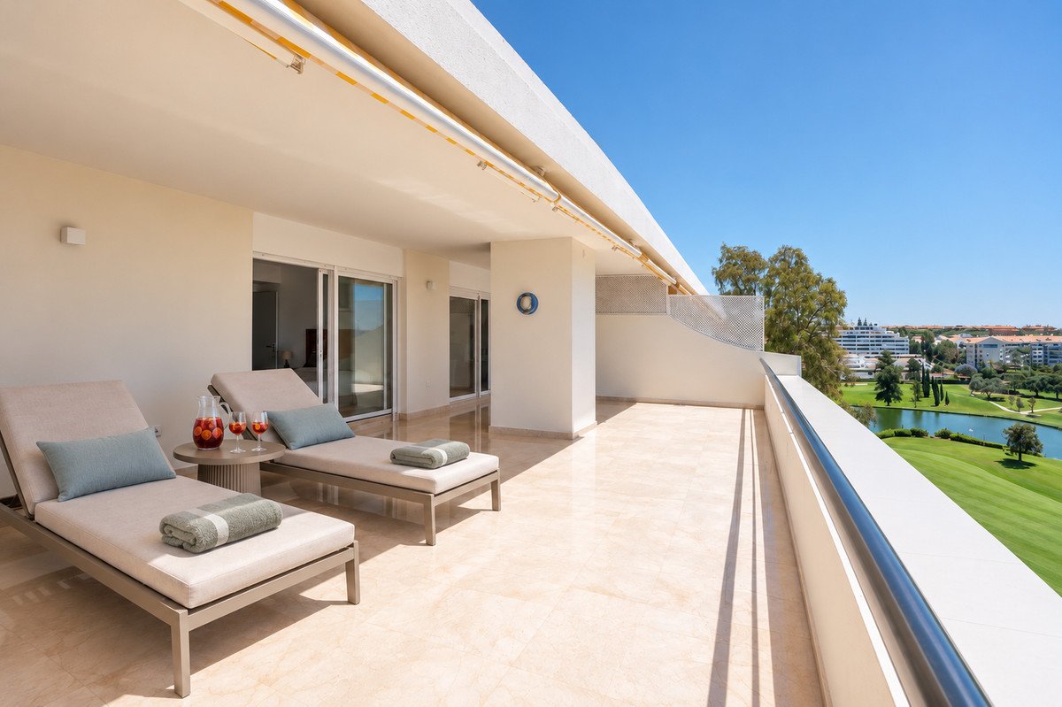 4 Bed Penthouse Duplex in Guadalmina Alta