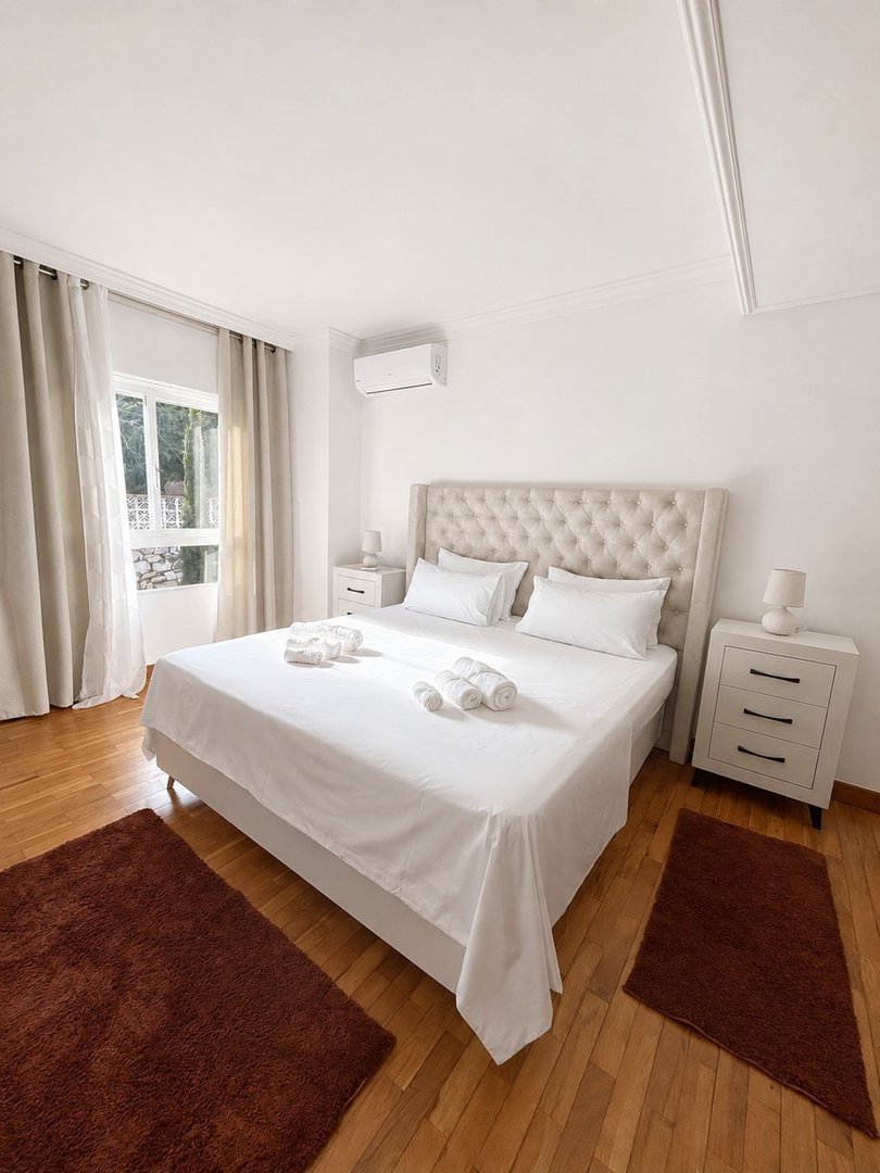 8 Bed Detached Villa in El Paraiso