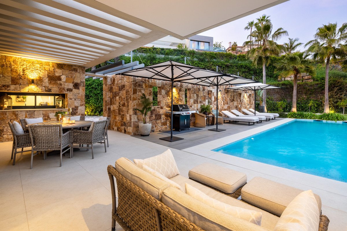 5 Bed Detached Villa in Nueva Andalucía