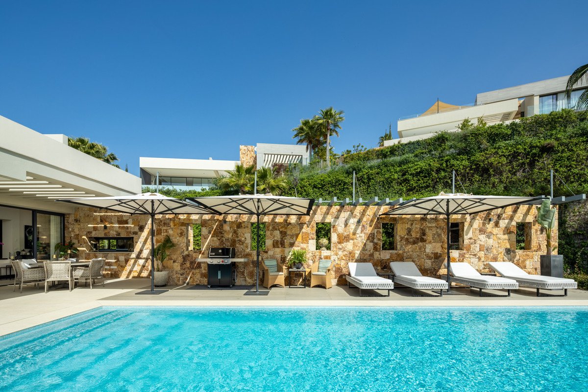 5 Bed Detached Villa in Nueva Andalucía
