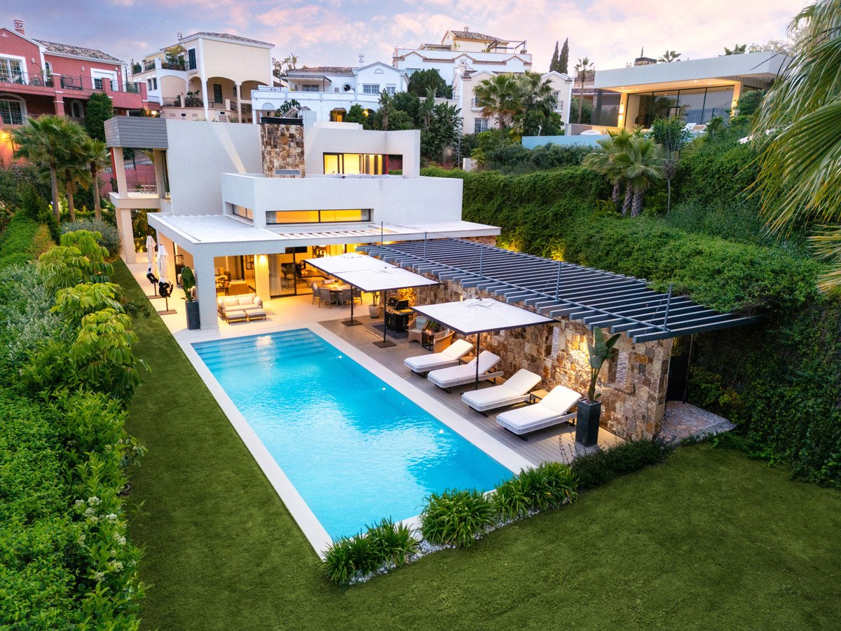 5 Bed Detached Villa in Nueva Andalucía