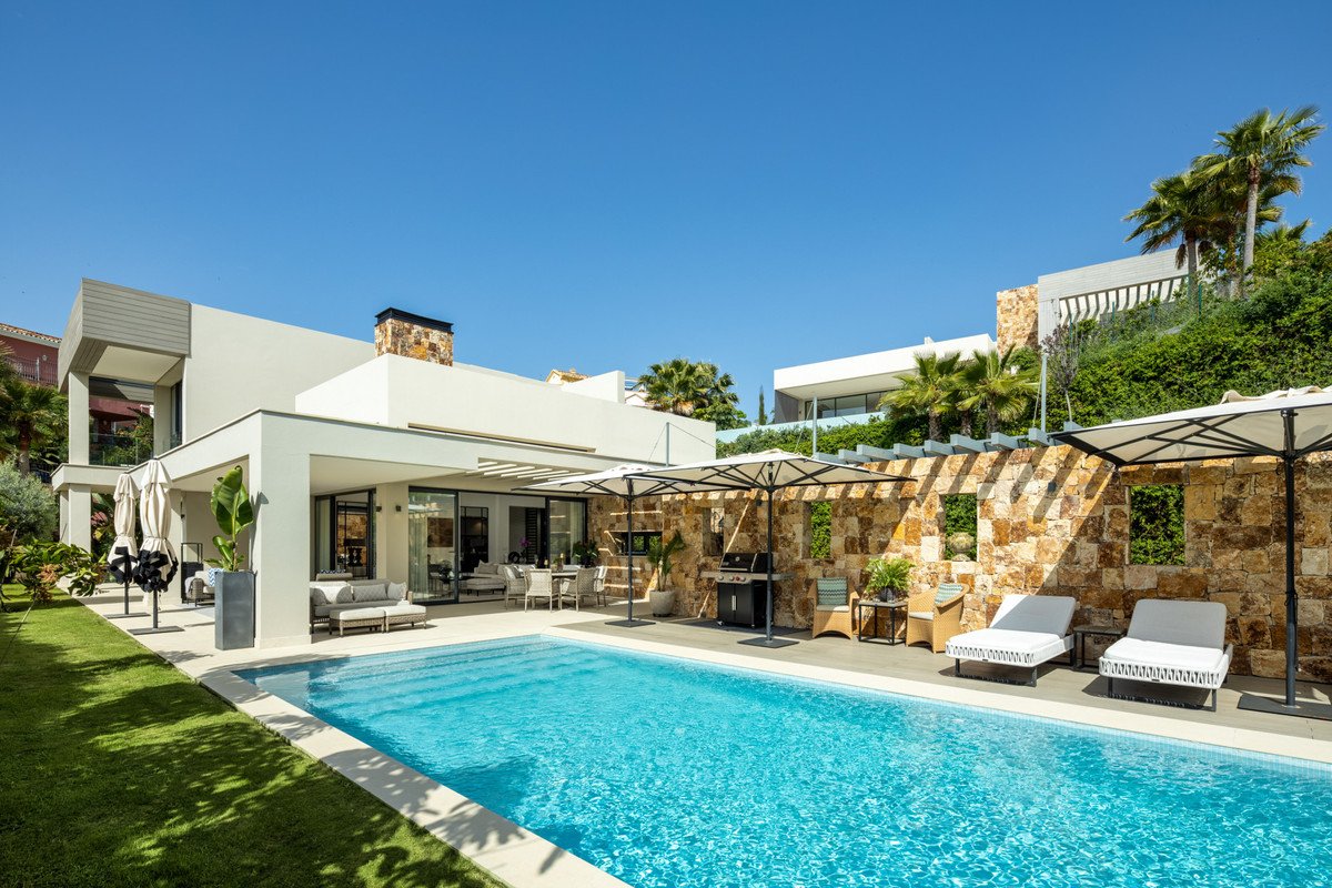 5 Bed Detached Villa in Nueva Andalucía